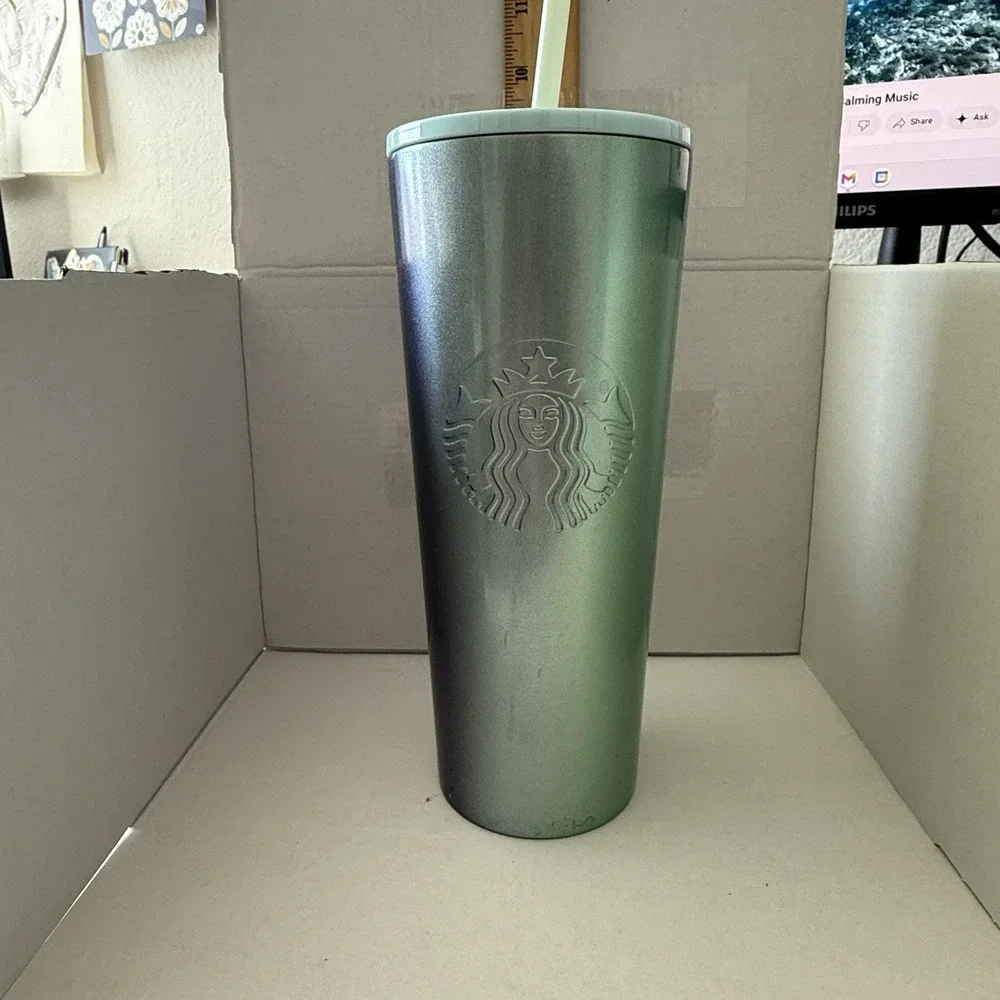Starbucks Holiday Cup& Straw Purple Green Gradient Tumbler  24 OZ Coffee Tea